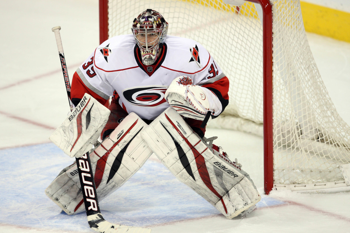 Former Carolina Hurricanes Goalie Justin Peters Lands Gig With Ottawa