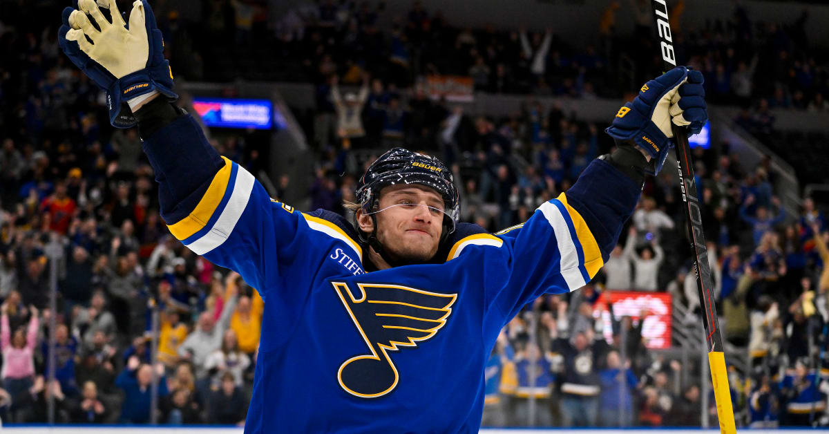 Blues Fans Let Vladimir Tarasenko Know He's Very Much Appreciated