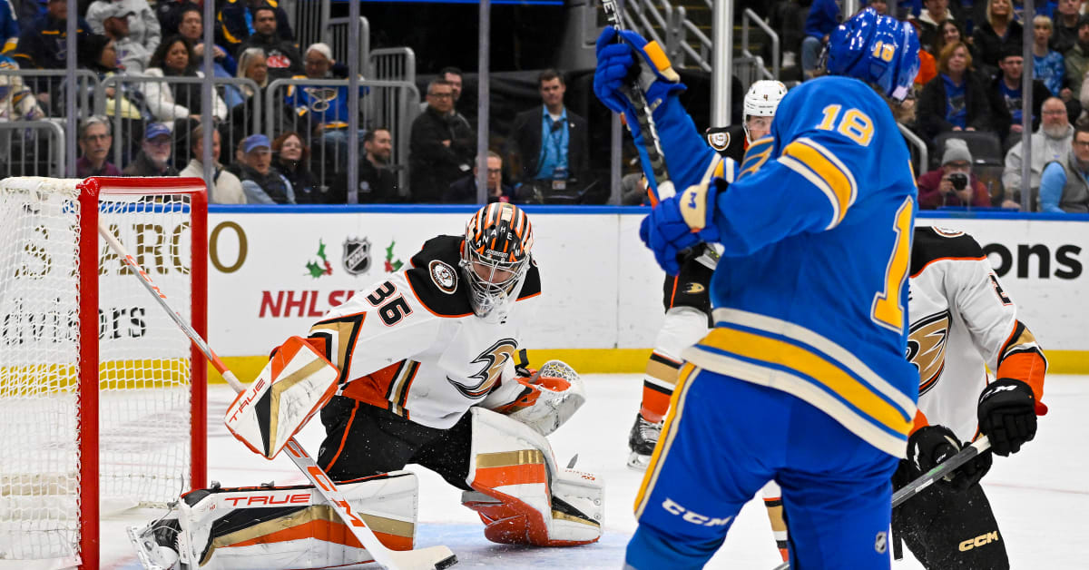 Buchnevich, Blues win 6th in row after long skid, beat Ducks