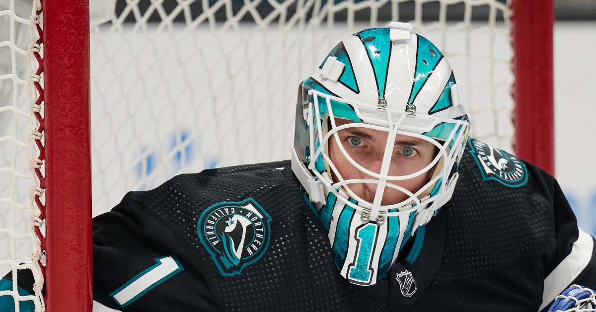 VIDEO: Devin Cooley Takes Fans Inside His Brand New Sharks Helmet ...