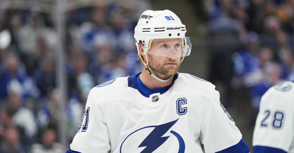 Stamkos Joins 1,000-Point Club as Flyers Fall to Lightning