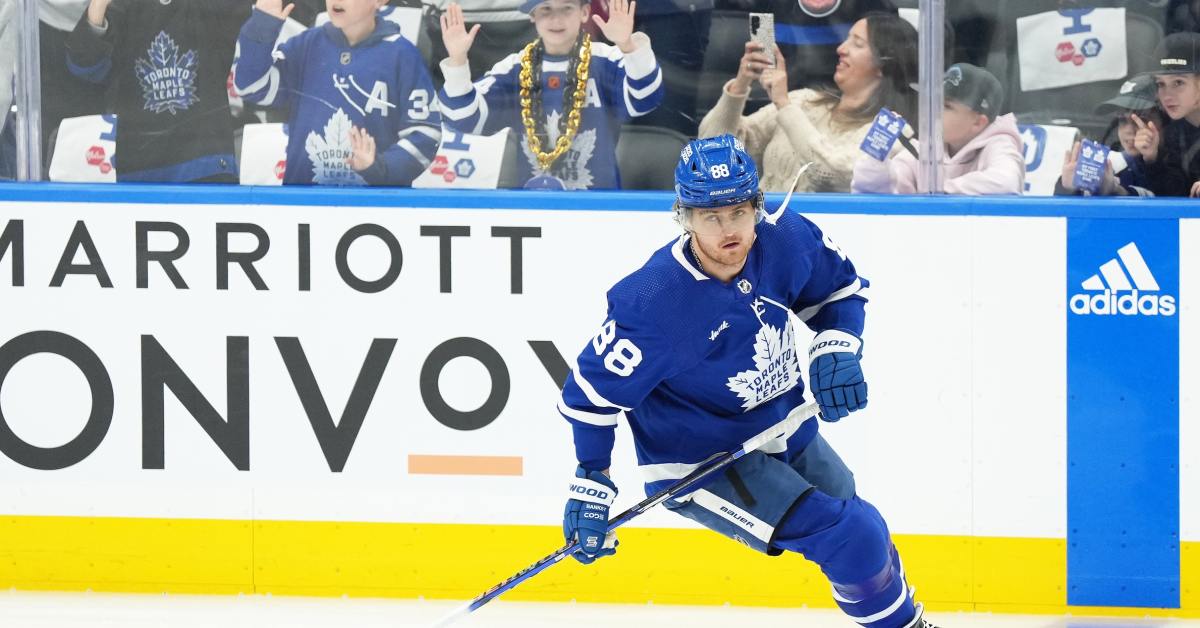 William Nylander Leaves Maple Leafs Against Canadiens After PushOff