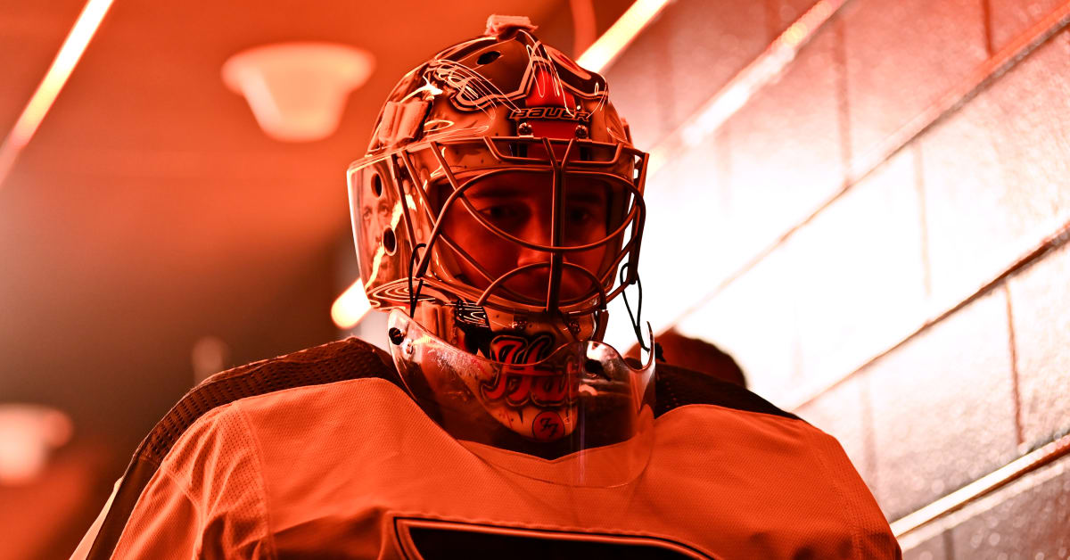 flyers  Look At This Awful Goalie Mask