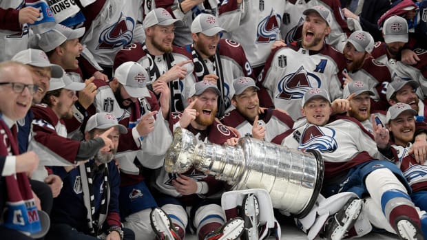 https://thehockeynews.com/.image/ar_16:9%2Cc_fill%2Ccs_srgb%2Cfl_progressive%2Cg_faces:center%2Cq_auto:good%2Cw_620/MTkwNDk3NzQ5NDc1NTM0NzQ2/avalanche.jpg