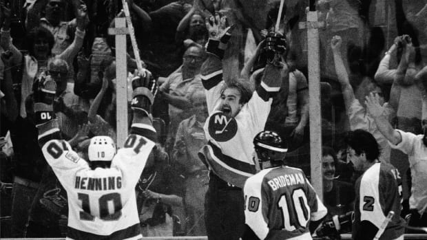 Nelson, Barzal lead New York Islanders to victory in final Nassau Coliseum  regular season game - Lighthouse Hockey