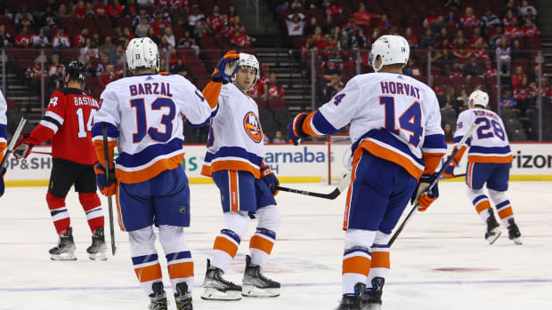 Photos: Devils 6, Islanders 5