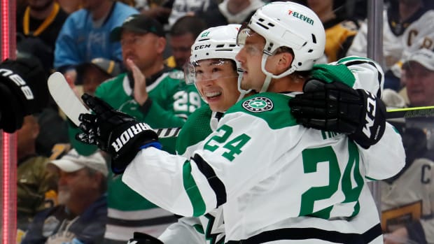 Pavelski Comes up Clutch, Stars Down Flyers 5-4 in OT