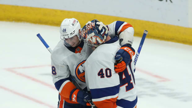 Wild surge past Lee, Islanders 5-2 with 4-goal 3rd period - The San Diego  Union-Tribune