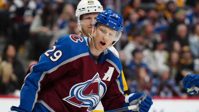 What Is The Goal Score Record For The Avalanche?
