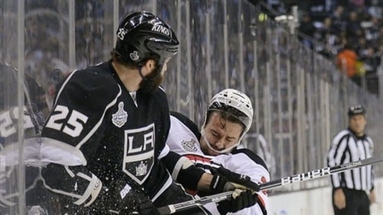 Kings close out Devils, win Stanley Cup