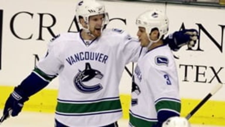 Vancouver Canucks: Top 5 moments for Henrik Sedin and Daniel Sedin
