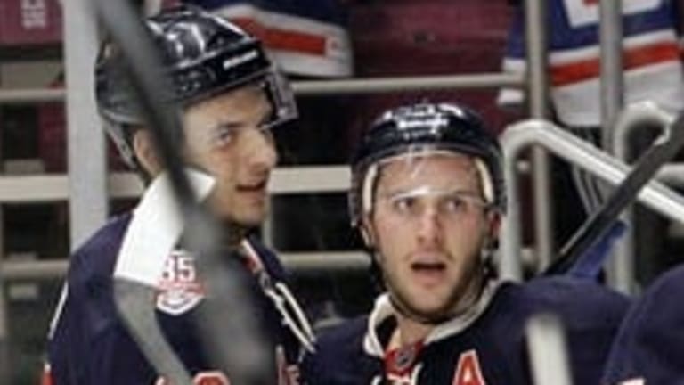Chris Pronger's overtime goal gives Ducks 1-0 victory over Kings - The  Hockey News