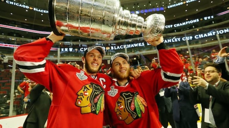 Duncan Keith's Baby Son Celebrates Chicago Blackhawks' Stanley Cup Win  (PHOTO)