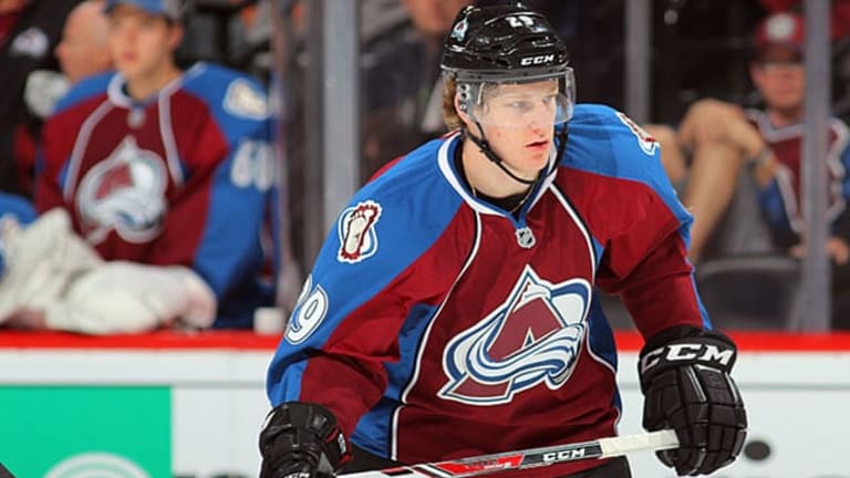 Nathan Mackinnon receives record NHL contract