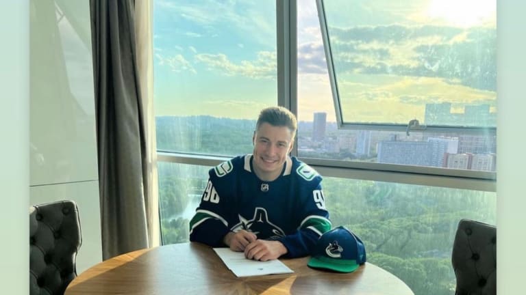 Canucks Blow Big Opportunity Signing New Deal with Kuzmenko