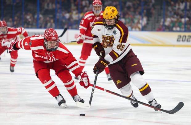 Gophers forward Matthew Knies discusses playing hockey in Arizona