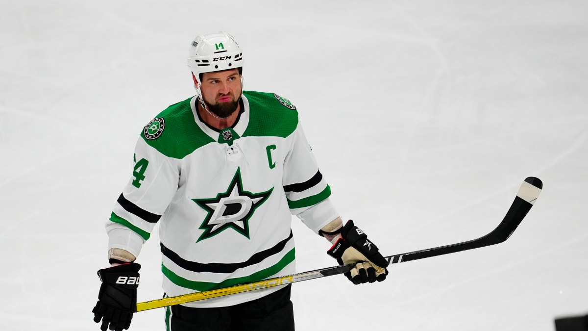 What are Jamie Benn's salary and contract details for the 2022-23
