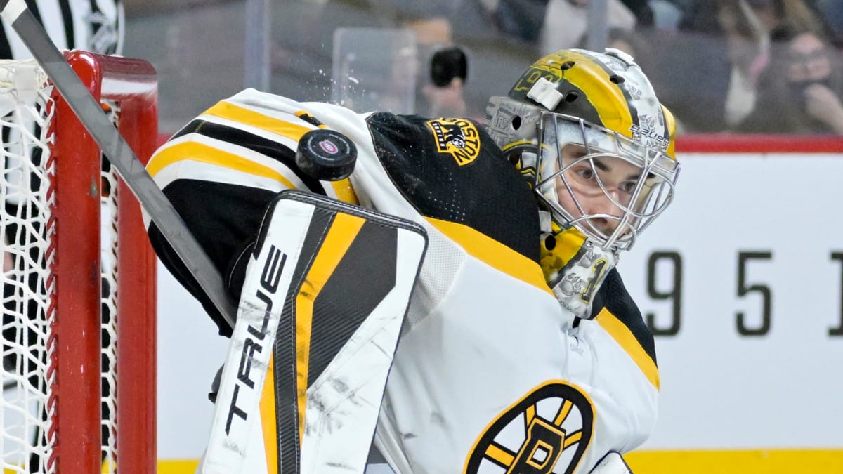 Boston Bruins: Jeremy Swayman should be starting goalie moving forward