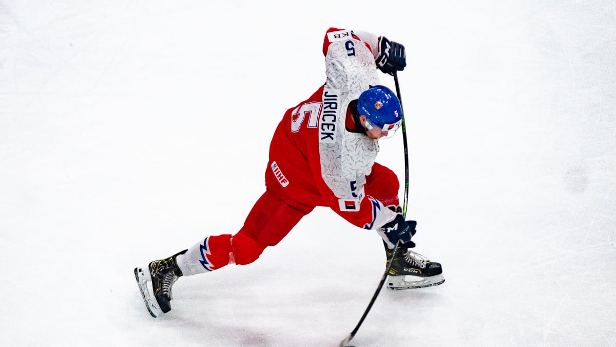 Czech ice hockey fans cry foul over new national team jersey