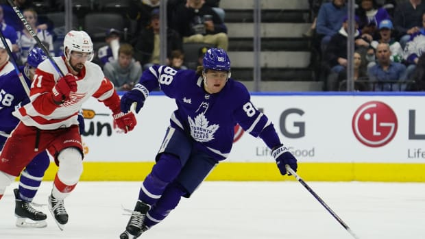 Why The Maple Leafs May Have William Nylander Play Center After Brief ...