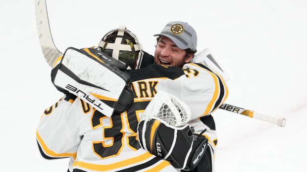 Bruins shut down by Penguins, drop second straight