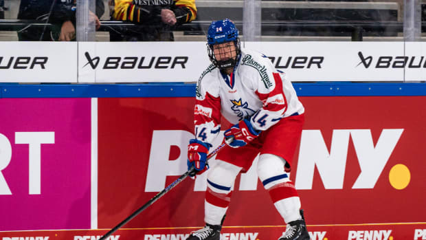 Laskova Signs Two-Year Deal With PWHL Montreal - The Hockey News Womens  News, Analysis and More