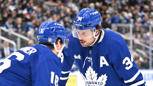 Maple Leafs star Auston Matthews tests positive for COVID-19