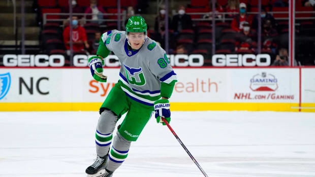 VIDEO: Hurricanes don Whalers jerseys 