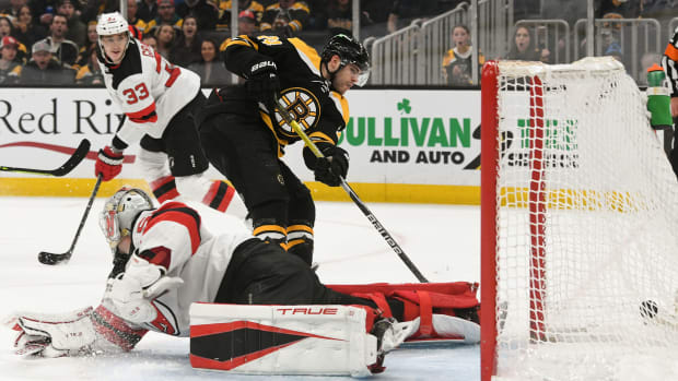 Bruins vs Devils 2/18/21: Finally back home, lineups, and more