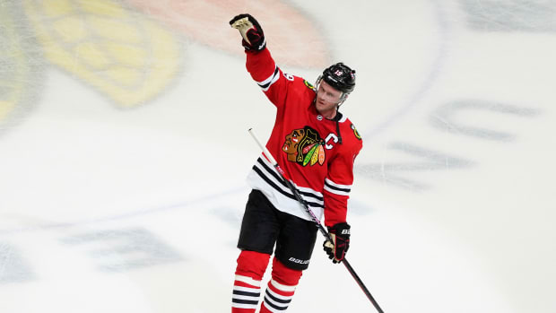 Jonathan Toews stepping away from NHL to focus on health - ESPN