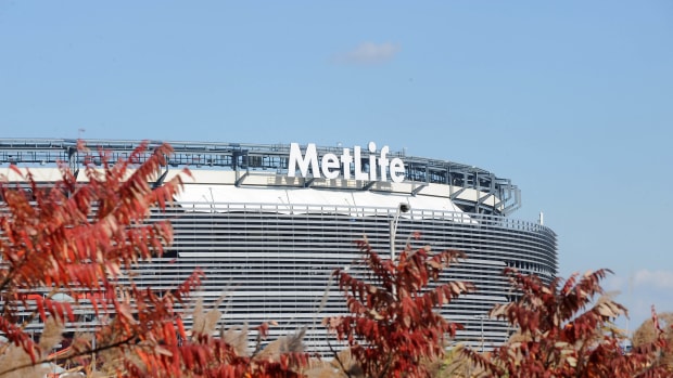 Philadelphia Flyers Will Face The NJ Devils At MetLife Stadium