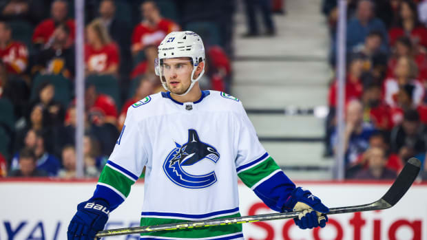 How Canucks rookie Nils Höglander has earned his coach's trust - Vancouver  Is Awesome