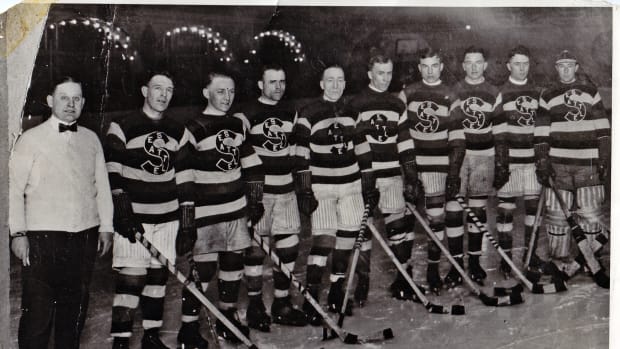 Seattle hockey uniforms through the years – and what they tell us about the  future team