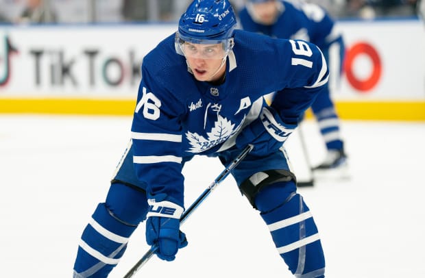 Maple Leafs' Marner among 3 nominees for Selke Trophy