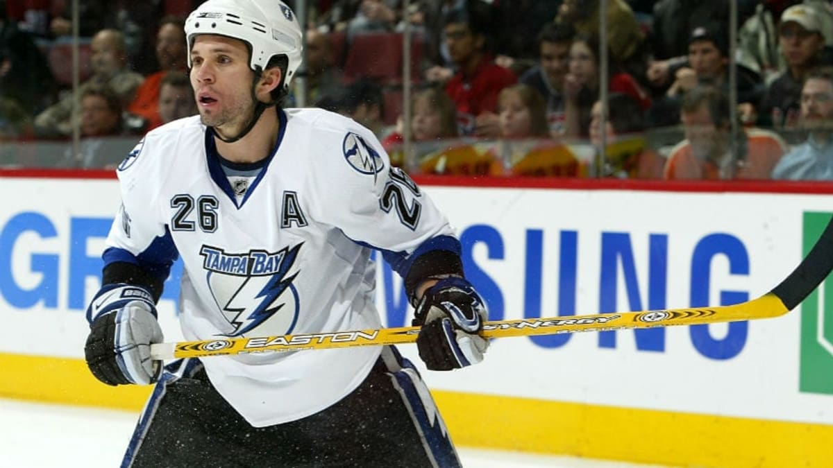 Lightning raise Martin St. Louis' No. 26 to the rafters