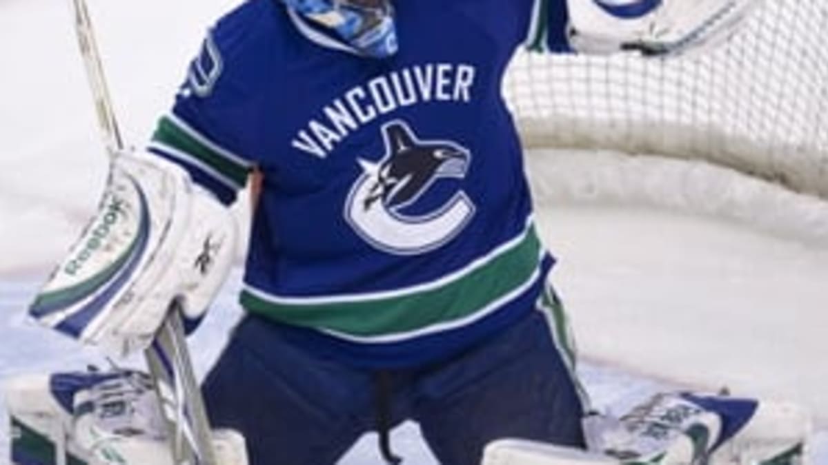 Paper Feature: Canucks' free agent signings bring up spectre of Roberto  Luongo's contract - Vancouver Is Awesome