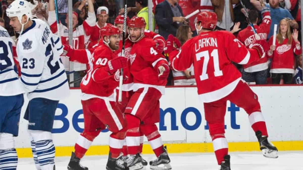 Larkin's first career hat trick powers Red Wings past Devils – The