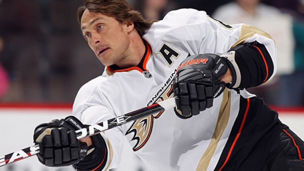 Jaromír Jágr (1972) - the best European ce-hockey player in the history of  NHL and one of the best players in the worl…