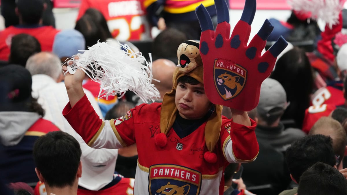 Colorado Avalanche fans take to social media after Florida Panthers fans  sing along to 'All the Small Things' - The Hockey News Colorado Avalanche  News, Analysis and More