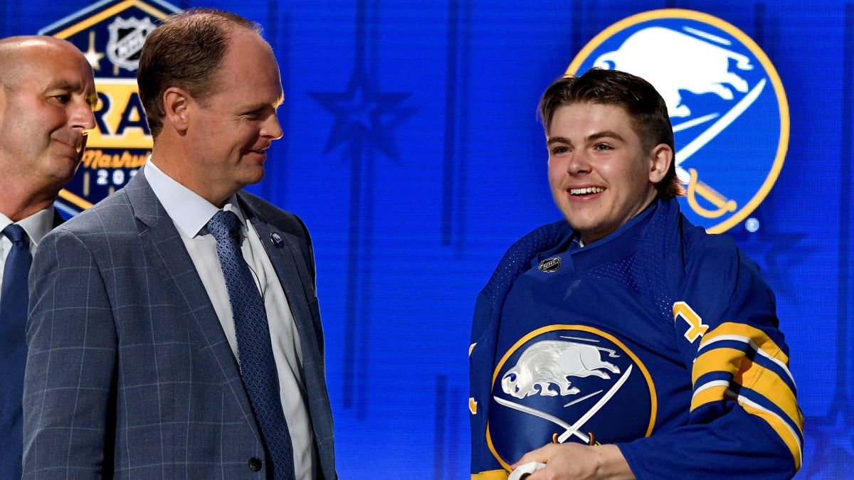 Sabres sign first-round pick Zach Benson to three-year deal