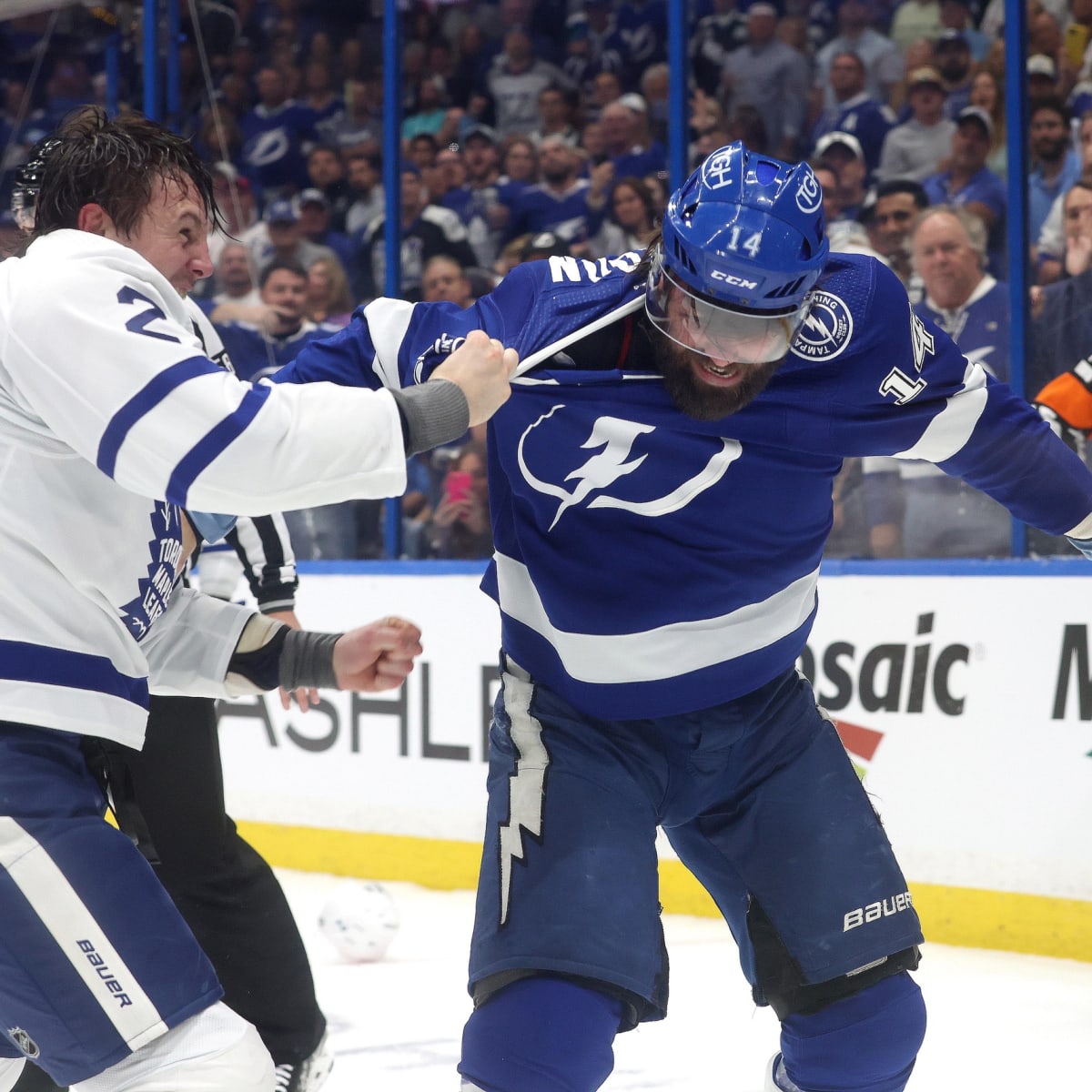 Reilly scores in OT to lift Maple Leafs past Tampa Bay Lightning, 4-3