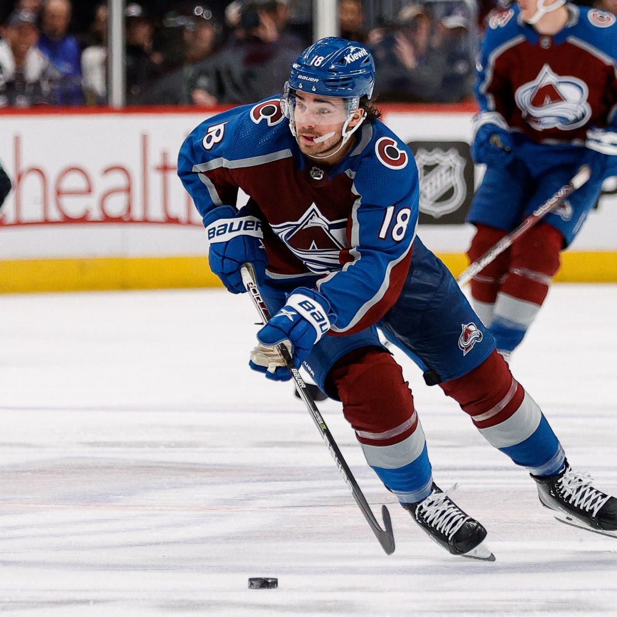 Canadiens acquire Alex Newhook from Avalanche for picks, prospect