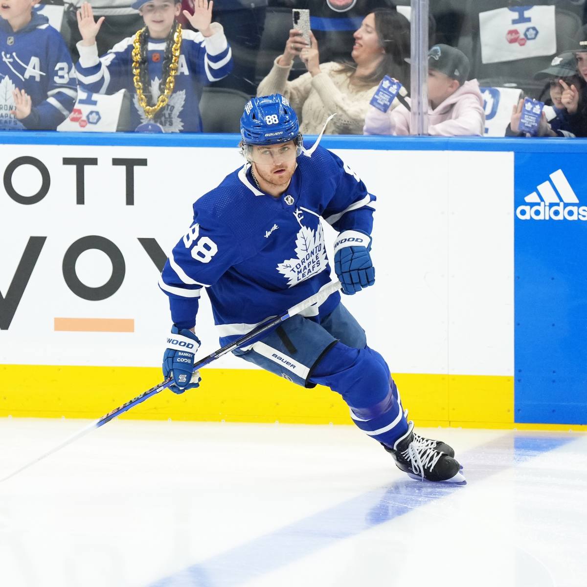 'We'll See How He Is For The Next Few Days': William Nylander Leaves Maple  Leafs Against Canadiens After Push-Off From Nick Robertson Goes Horribly  Wrong - The Hockey News Toronto Maple Leafs News, Analysis and More