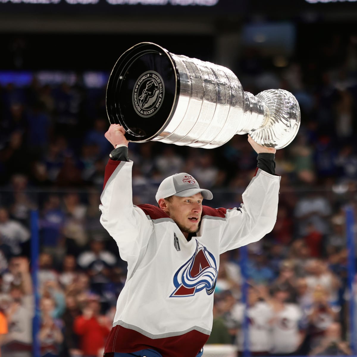 Erik Johnson, longest-tenured Avalanche player, hits 900-game milestone: “I  have a full pension already” – Boulder Daily Camera