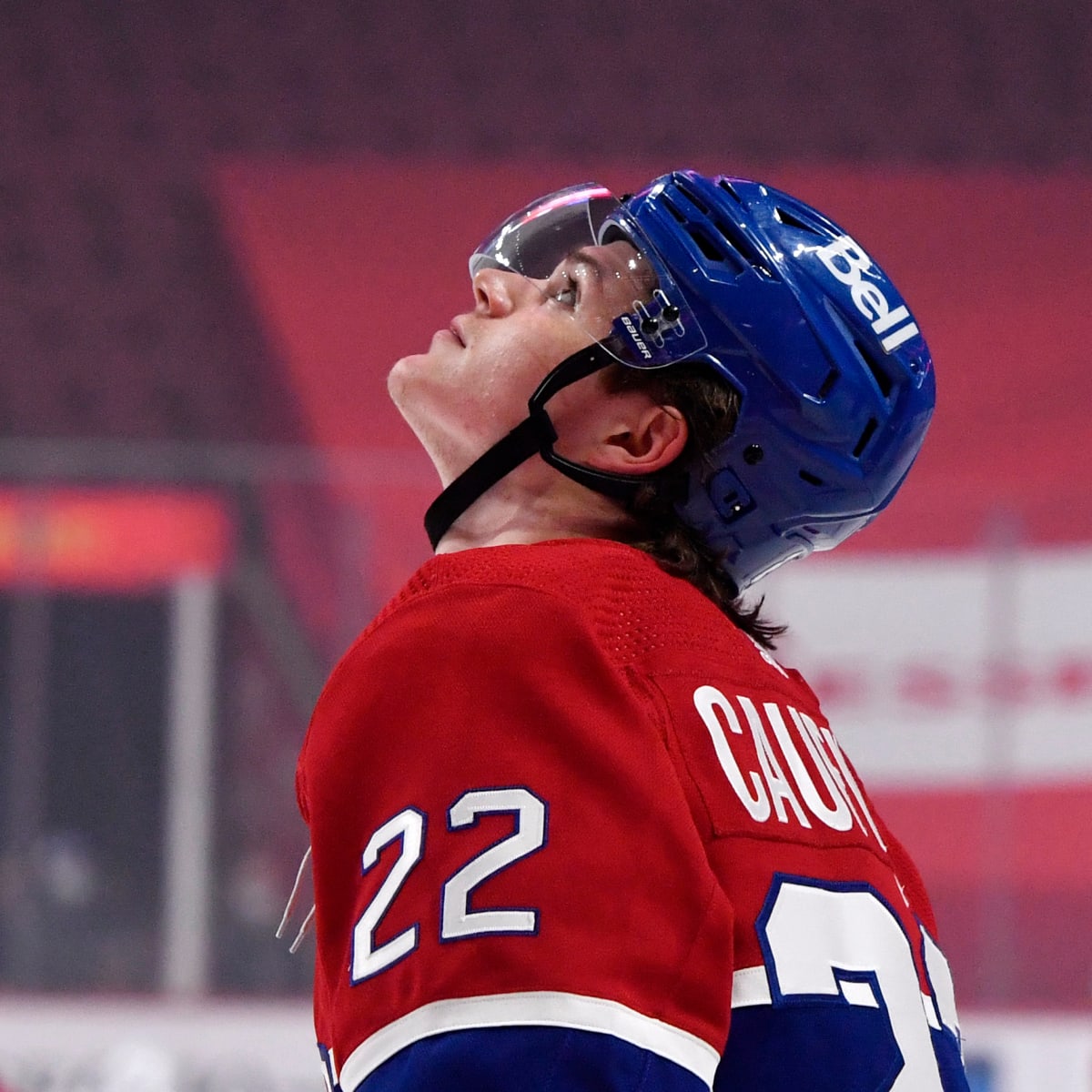 Canadiens prospect Cole Caufield wins Hobey Baker Award