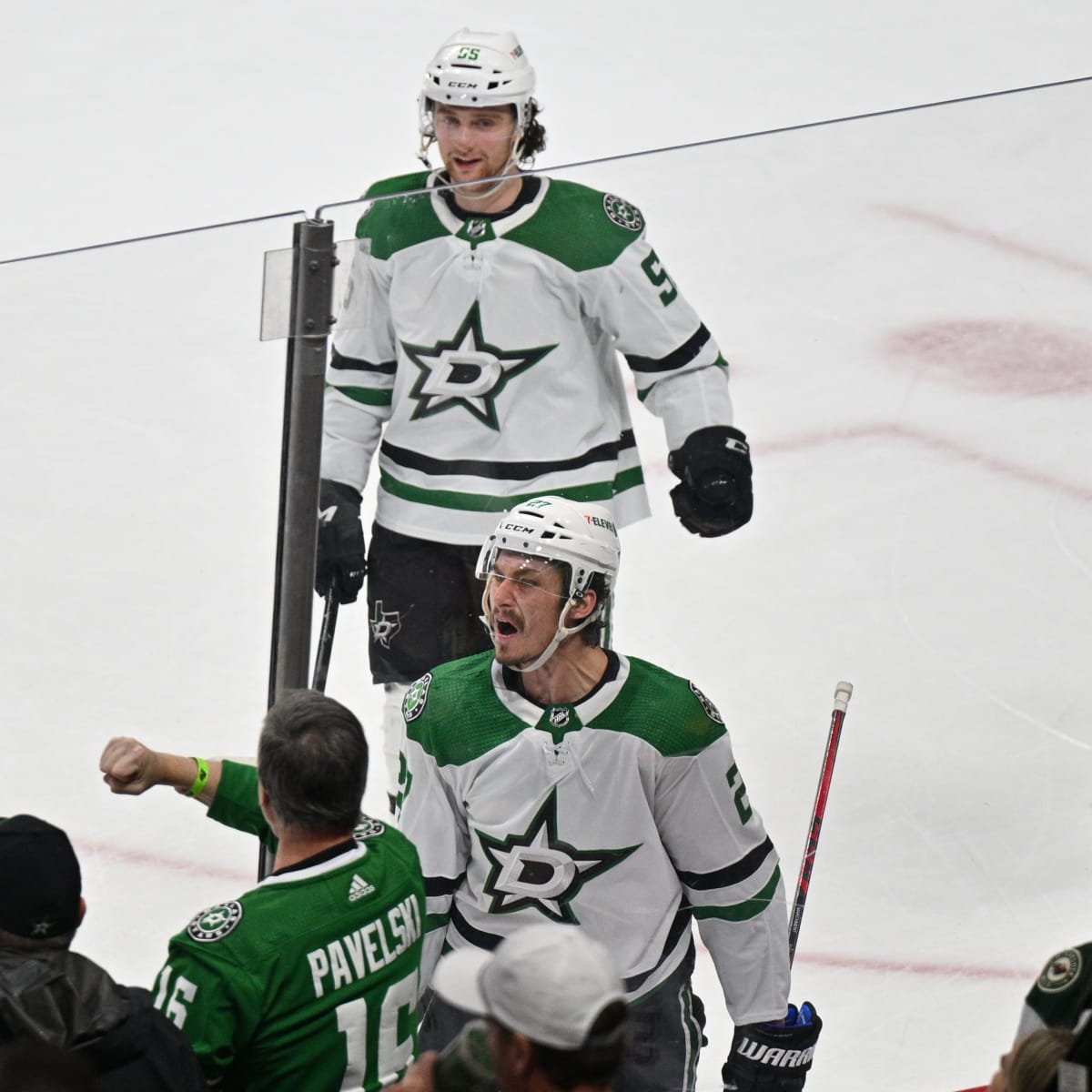 Hintz hat trick as Stars get even with 7-3 win over Wild