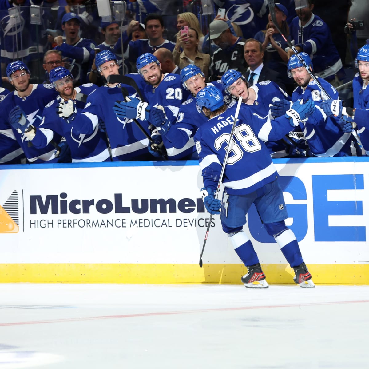 Lightning's Point out indefinitely with upper-body injury