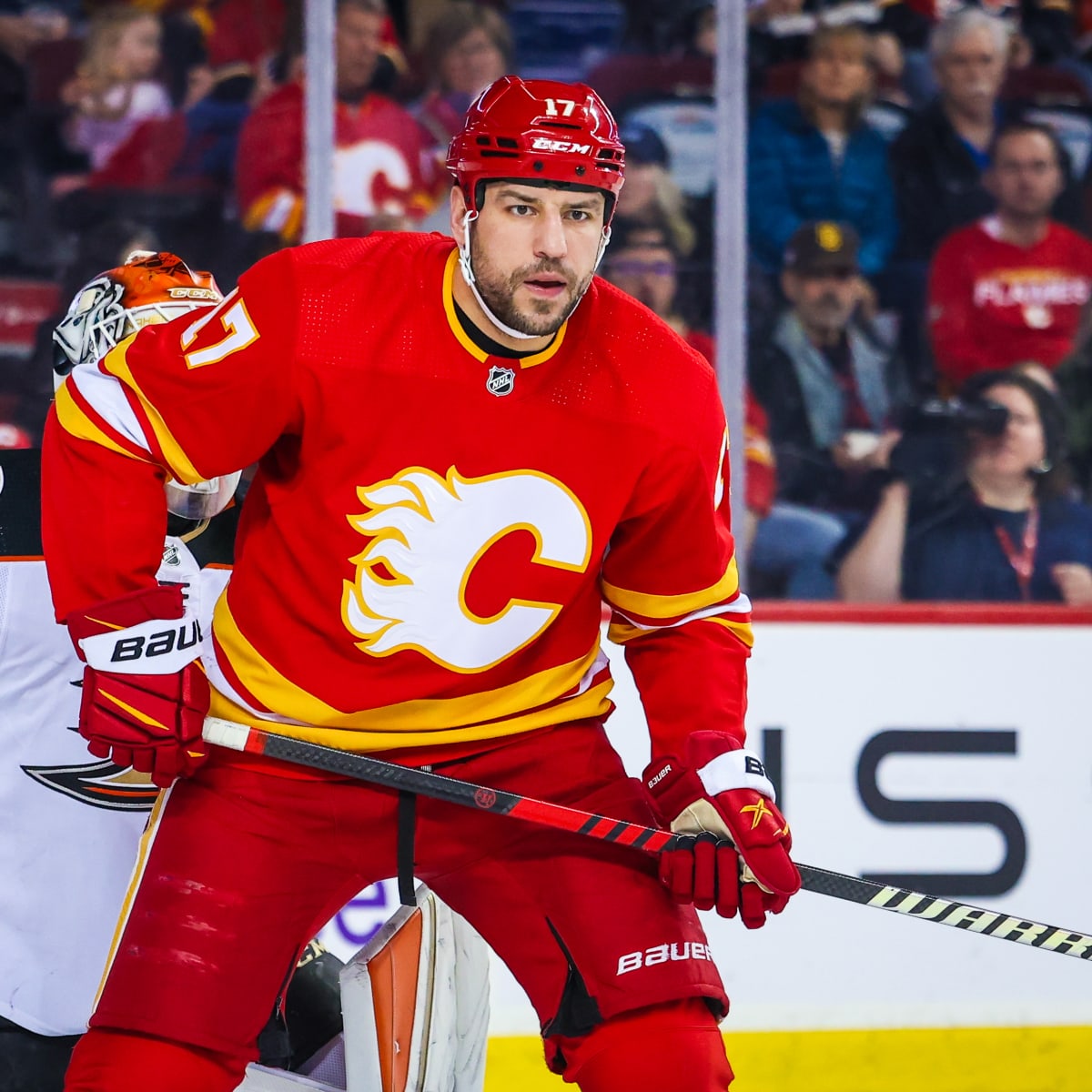 Report: Calgary Flames give pending UFA Milan Lucic permission to speak  with other teams - Daily Faceoff