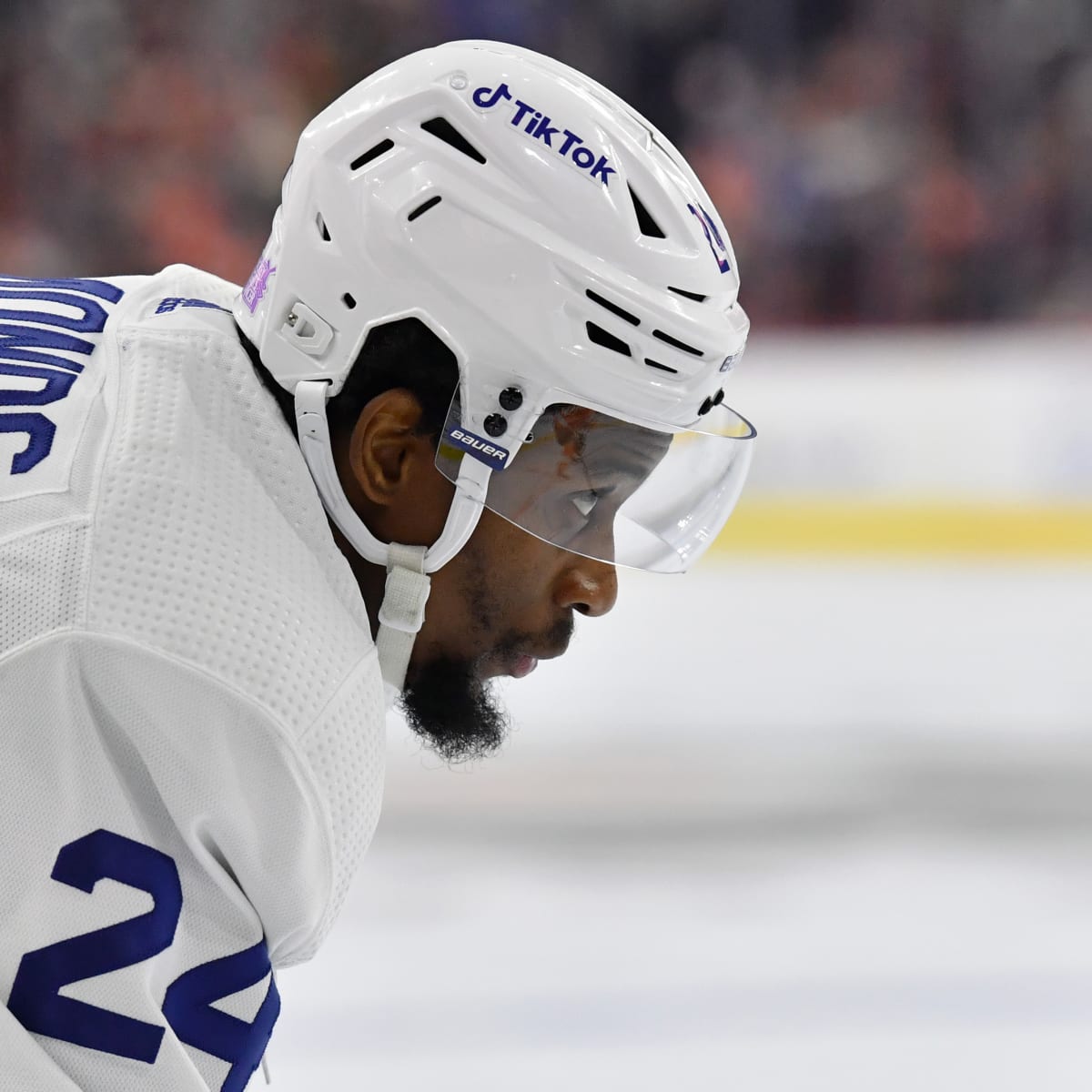 Maple Leafs winger Wayne Simmonds to miss six weeks with broken