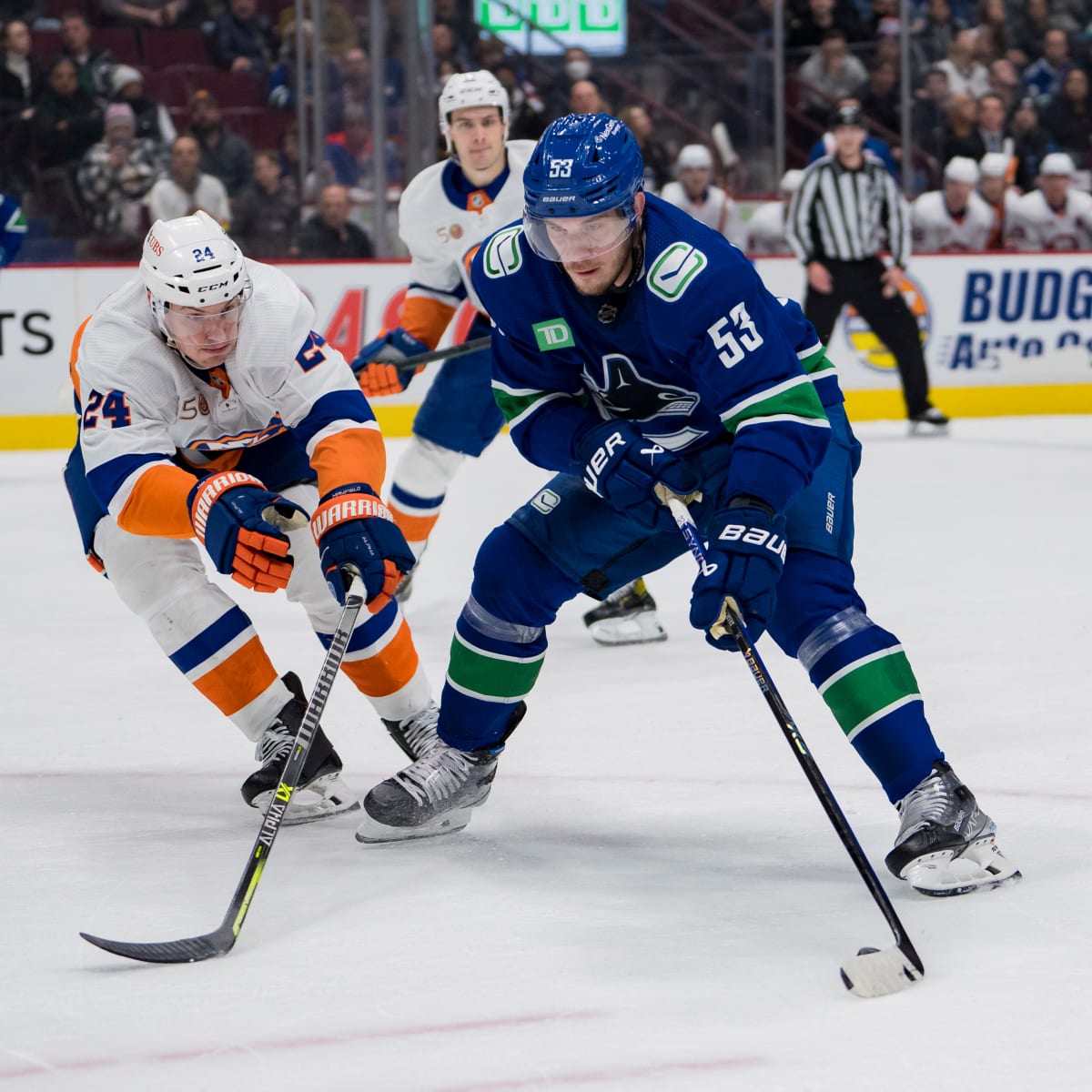 Islanders acquire Bo Horvat in blockbuster trade with Canucks